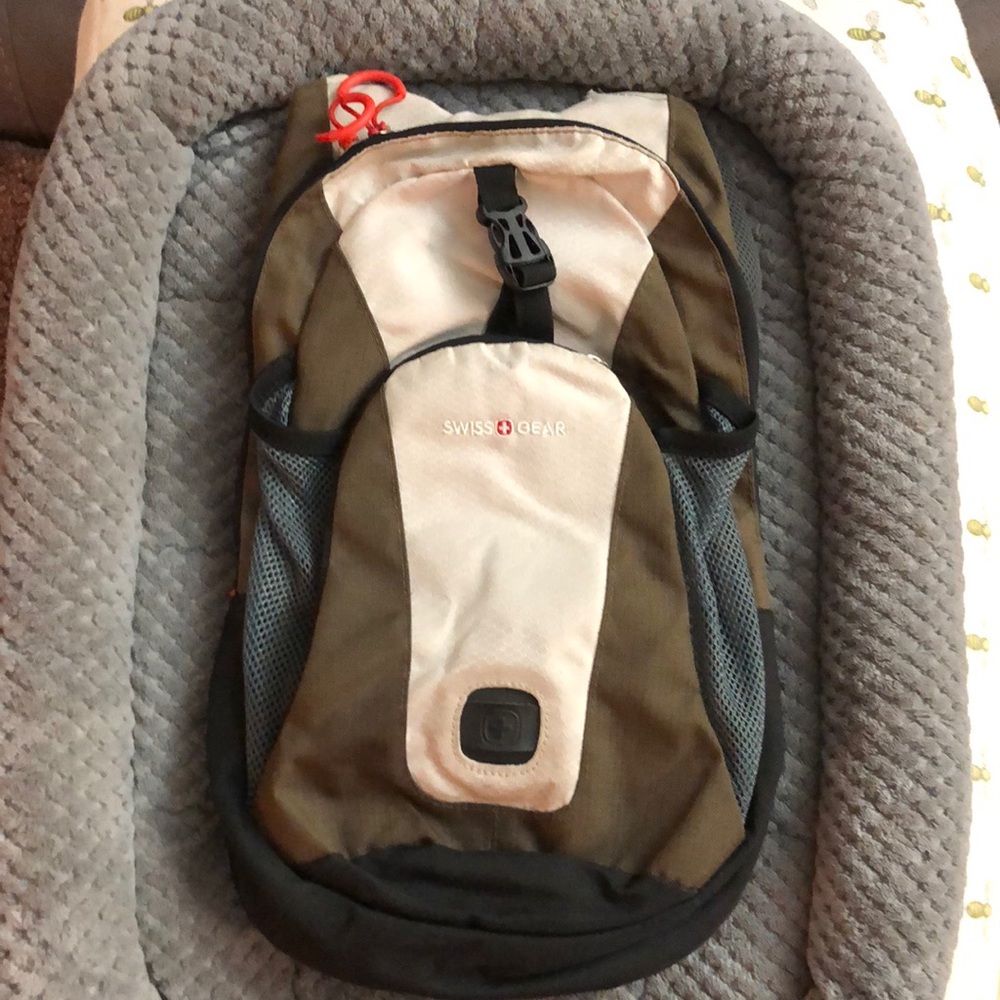 Swiss gear CP109 middle fork hydration backpack brown and beige W/O H2OReservoir